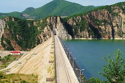 混凝搅拌泵车，四川土溪口水库建设施工