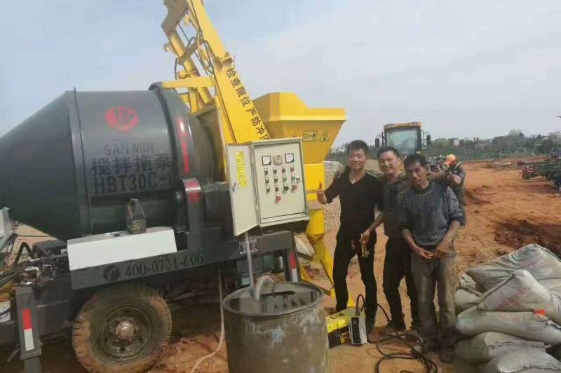 车载式强制搅拌拖泵，青岛市“海绵”蓄水池施工建设